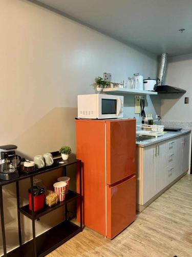 Industrial Chic with Pool, Netflix, and Games in Las Pinas