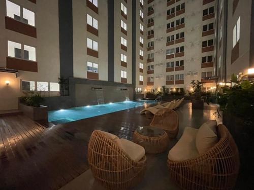 Industrial Chic with Pool, Netflix, and Games in Las Pinas
