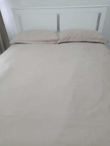 Fully-furnished 1-br unit