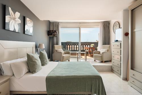 Alexandra Aparthotel