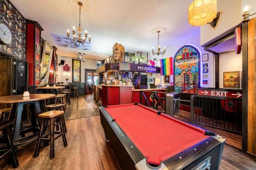 The Flying Pig Downtown Youth Hostel