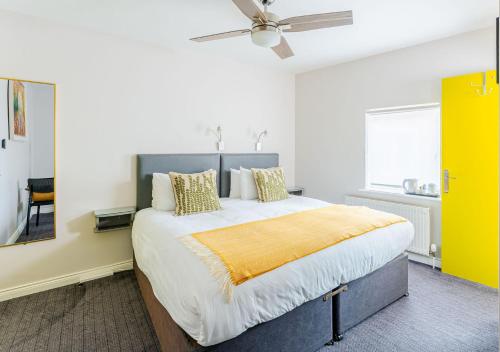 Dan Linehans Bar B&B