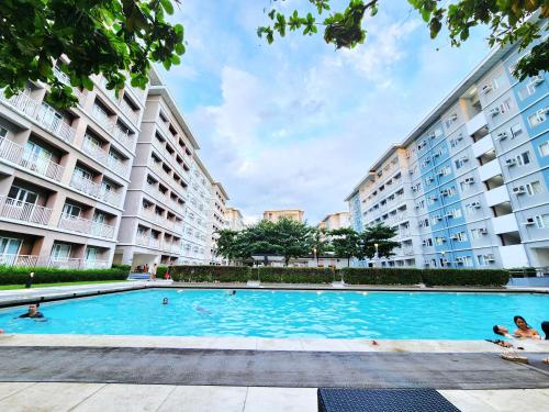 Galel's Comfort Zone 2BR Trees Residences Fairview