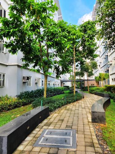 Galel's Comfort Zone 2BR Trees Residences Fairview