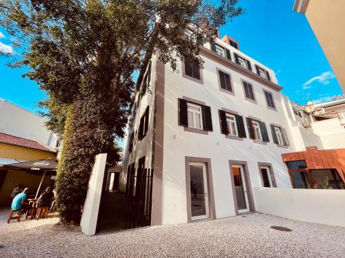 Living Funchal Executive