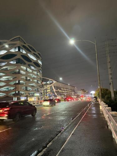 Monarch Parksuites 1BR with balcony