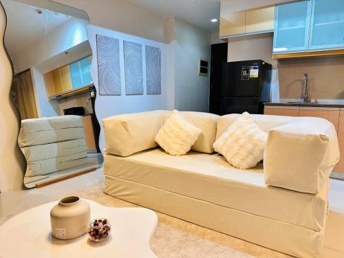 The Dreamy Cloud by Kozy Mood