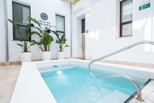 Lola De Triana Apartments