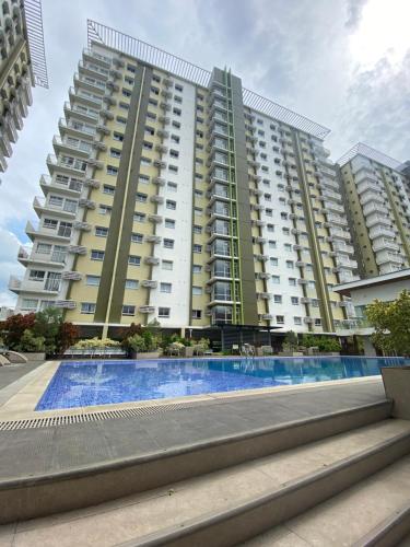 Budget Minimalist in Downtown CdeO Studio Type Condo at Mesaverte Residences