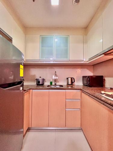 Big Studio Unit in Newport near NAIA w Balcony