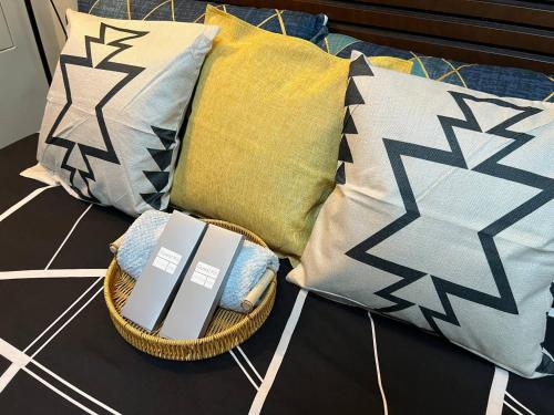 Singapore Theme Sunshine 100 Tower 3 Pioneer Mandaluyong Free Pool Gym Internet Netflix