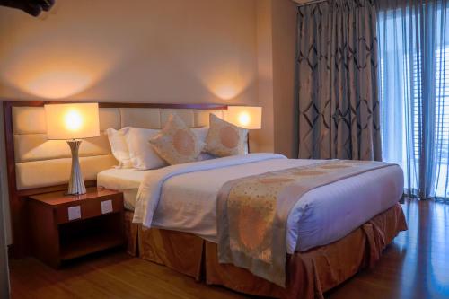 The Avenue Plaza Hotel