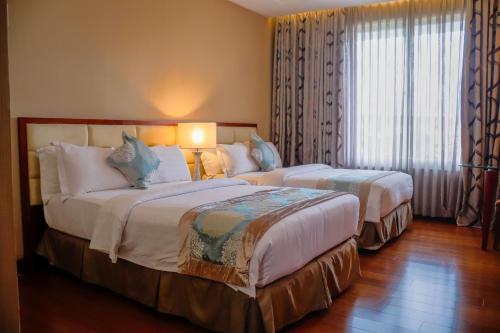 The Avenue Plaza Hotel