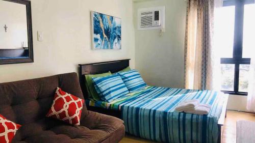 VINIA RESIDENCES Versaflats- COZY CONDO in Quezon City near MRT