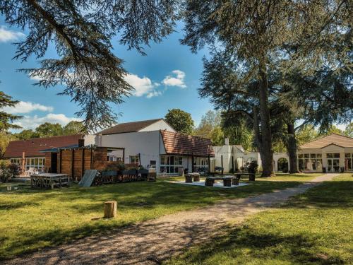 Mercure Parc du Courdray Demeure de Campagne