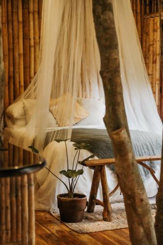 Treehouse De Valentine