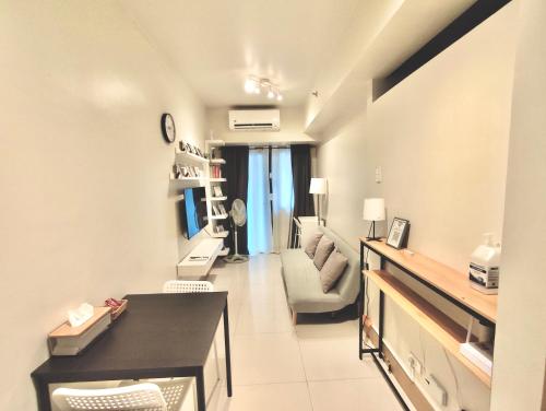 Callie's Cozy Home at Shore 3 Mall of Asia