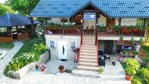 Guest House Family Varda