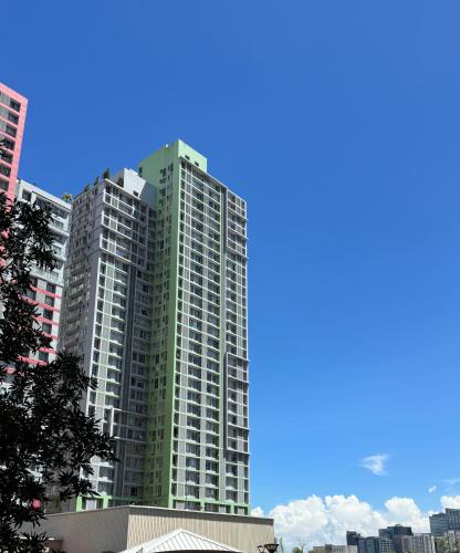 La Casa Zen - Cozy Studio with private Wi-Fi, complimentary access to Fitness Centre, swimming pool and stunning city view located near the CBD of Ortigas, Makati, BGC
