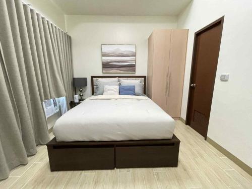 Bethany Haven Condo at Lafayette Park Square