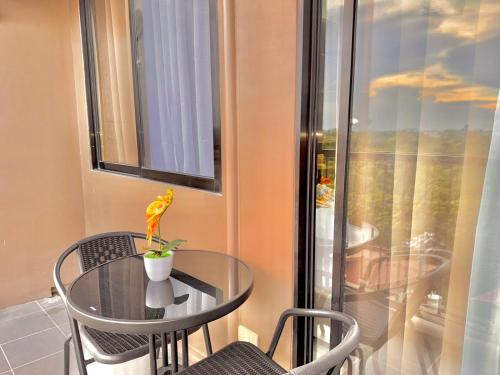 Luxe Bed Free Wi-Fi Netflix Pool Gym Near Airport and Mactan Newtown