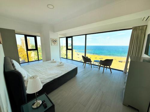 Maritimo Luxury ApartHotel