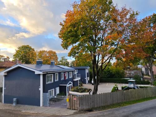 Green Garden & Private Parking Apartments with Playground