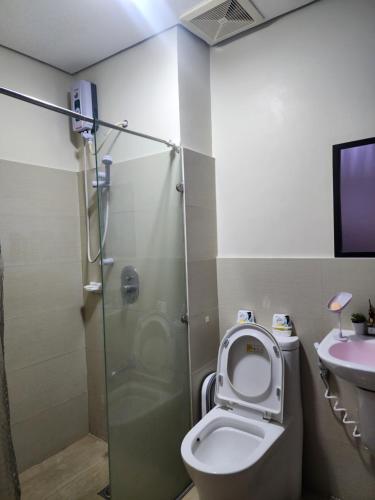 Condotel Near NAIA - massage chair footspa, dance revo, small pet allowed