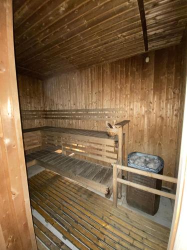 Affordable serviced apartment in a great location with fast wifi