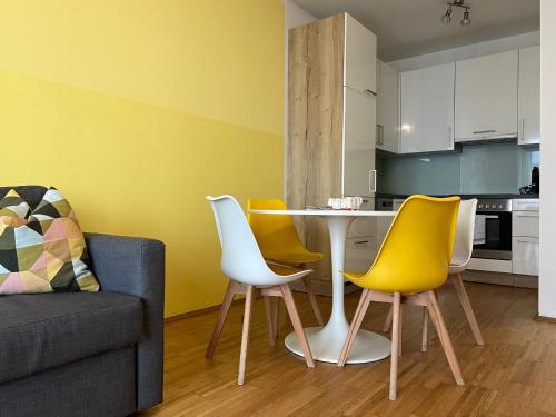 APSTAY City Center I Parking option I Self Check-in