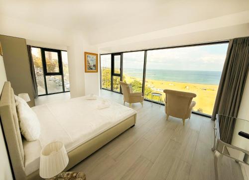 Maritimo Luxury ApartHotel