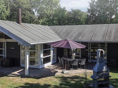 10 person holiday home in Væggerløse-By Traum