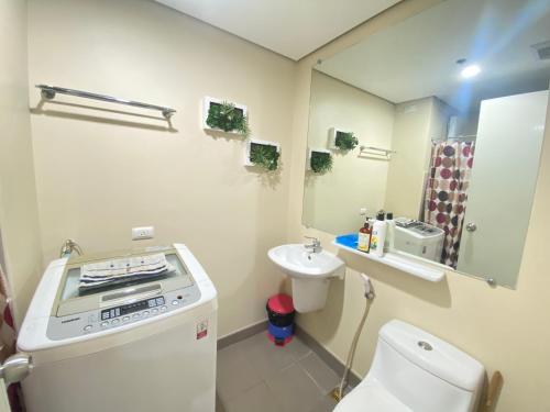 Spacious 1 Bedroom Unit at Centrio Tower
