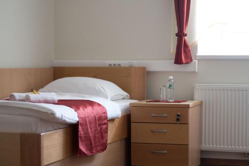 S Hotel & Restaurant S