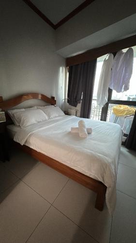 KL Rooms at Greenbelt makati with cityview