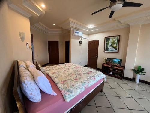 Casa Royal Beach Front