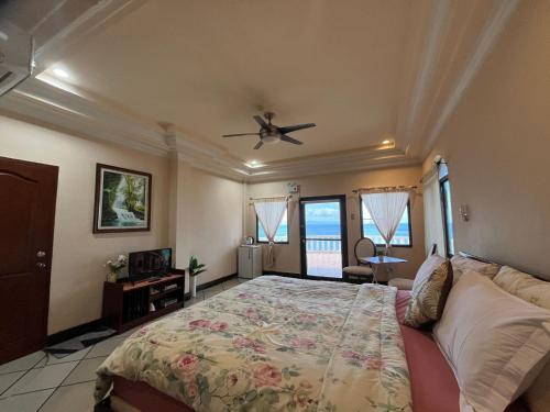 Casa Royal Beach Front