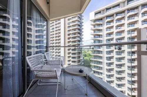 Dominiks silent and quite Classic 1 Bedroom 47 sqm Tambuli Pool Balcony Beach Mactan up to 6 People