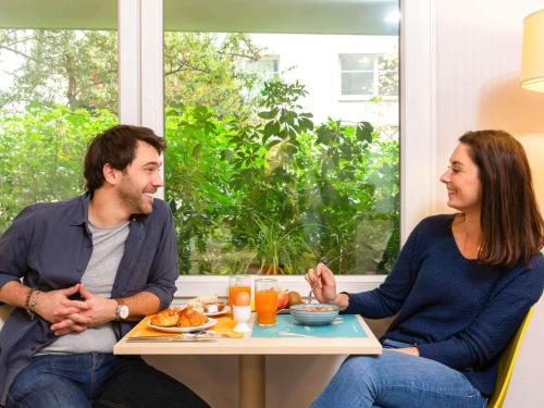 Adagio Access Defense Leonard de Vinci Aparthotel