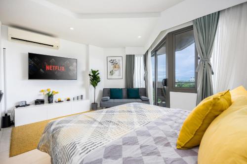 Dominiks Stylish Resort Gem Ocean View Pool Queen Bed at Tambuli 8 Floor Fast Wifi