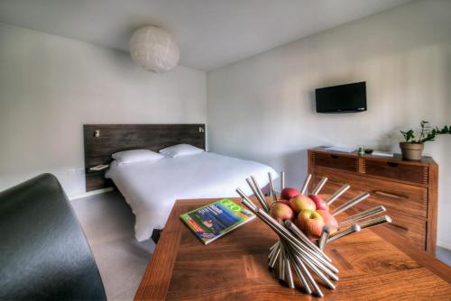 Zenitude Hotel Residences Lourdes L Acacia