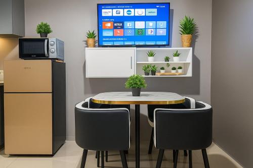 SkyView Condotel FREE WIFI&Netflix near MOA&NAIA