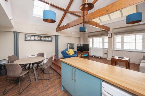 Harington's Apartments - Queen Street