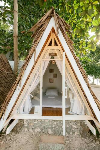 Manawari Beach Resort