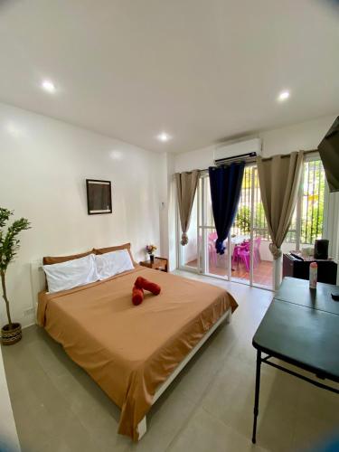 Villa Talisay Streetside Studio