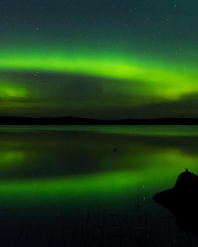 Aurora River Camp Glass igloos & cabins