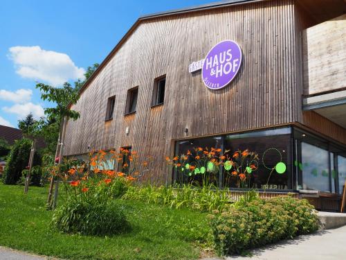 Gastehaus & Hofladen Familie Ollerer