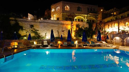 Grand Elite Cave Suites