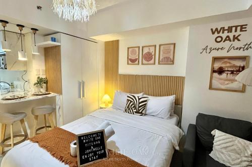 Minimalist Spot for Couples with PS4, Netlix and Instax