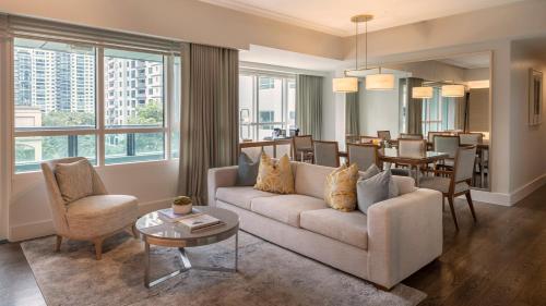 Aruga by Rockwell Hotel